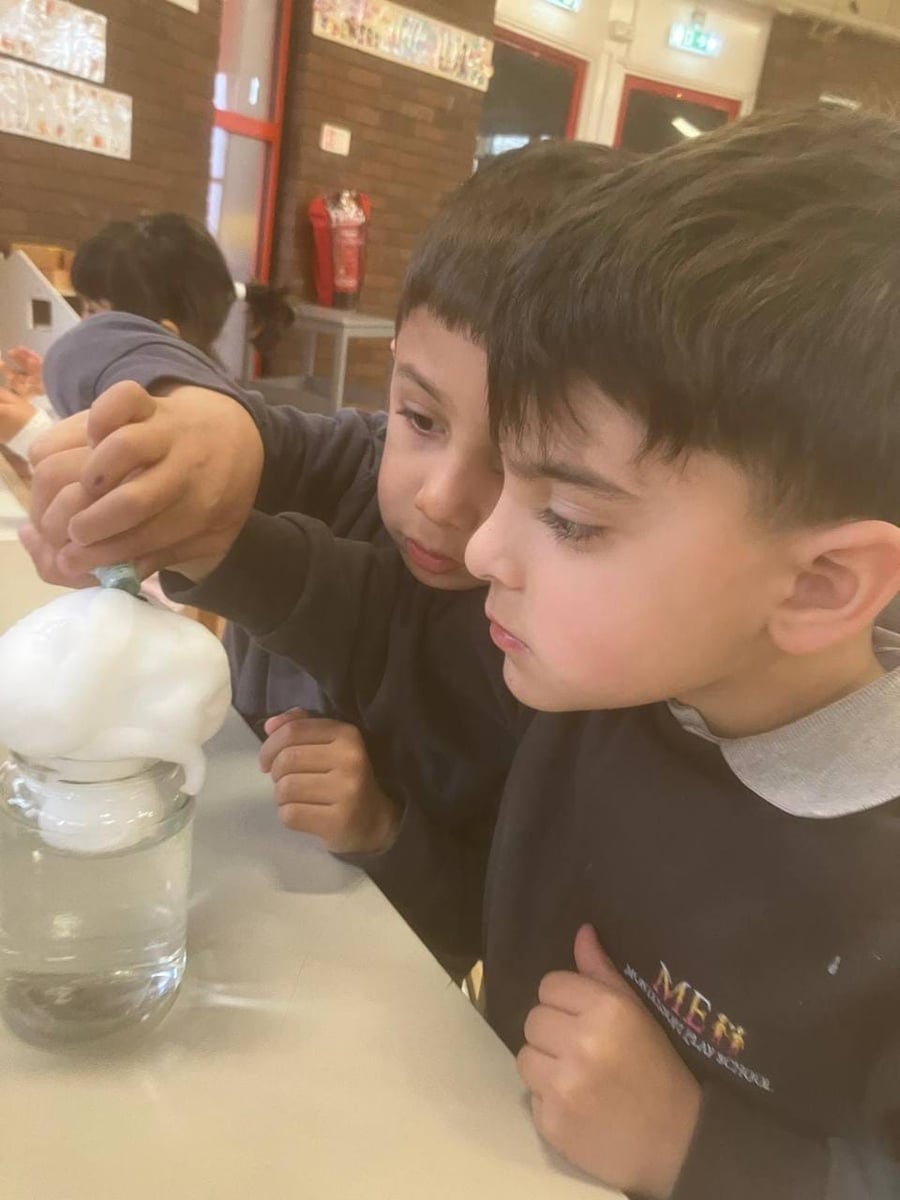 Preschool science foam experiment at ME Montessori Nursery Aylesbury — curiosity in action
